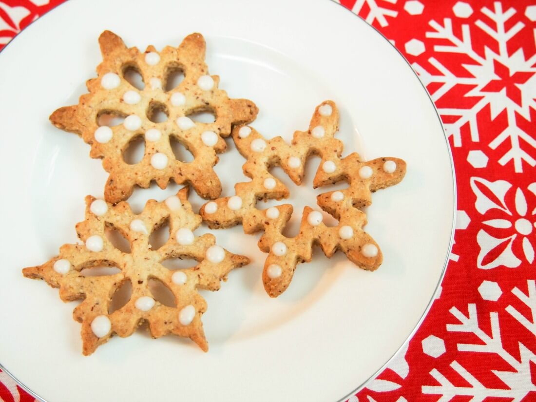Vokiški lazdyno riešutų kalėdiniai sausainiai