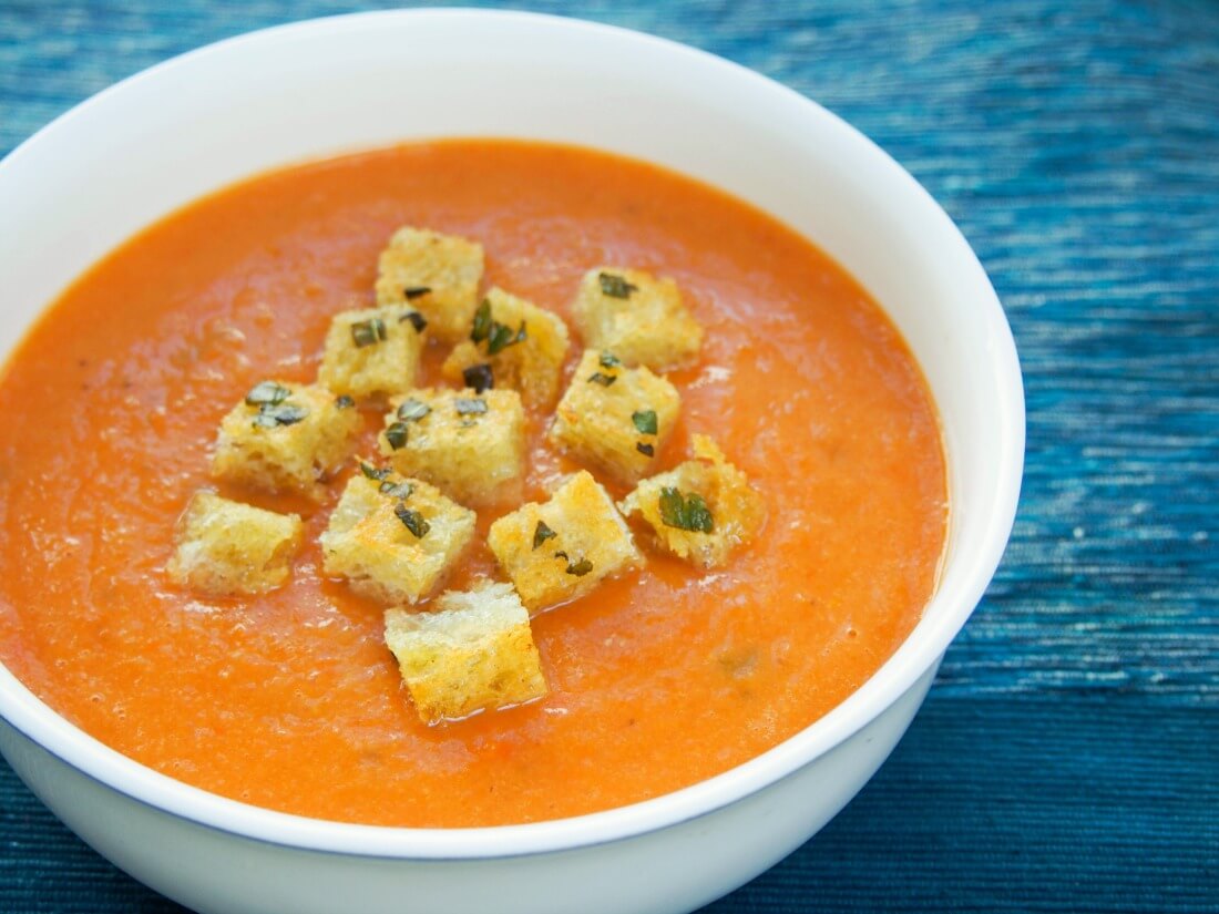 Roast tomato soup with basilbutter croutons Caroline's Cooking
