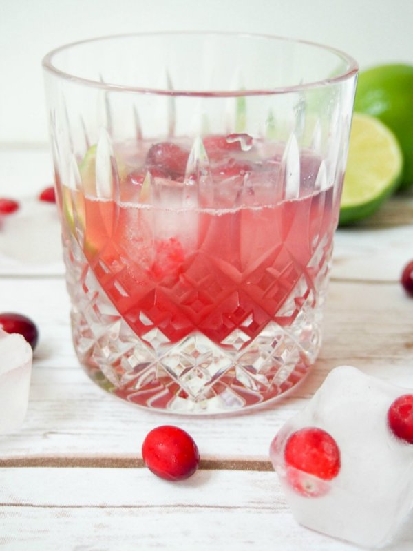 Cranberry caipirinha - Caroline's Cooking Cranberry caipirinha - Caroline's Cooking