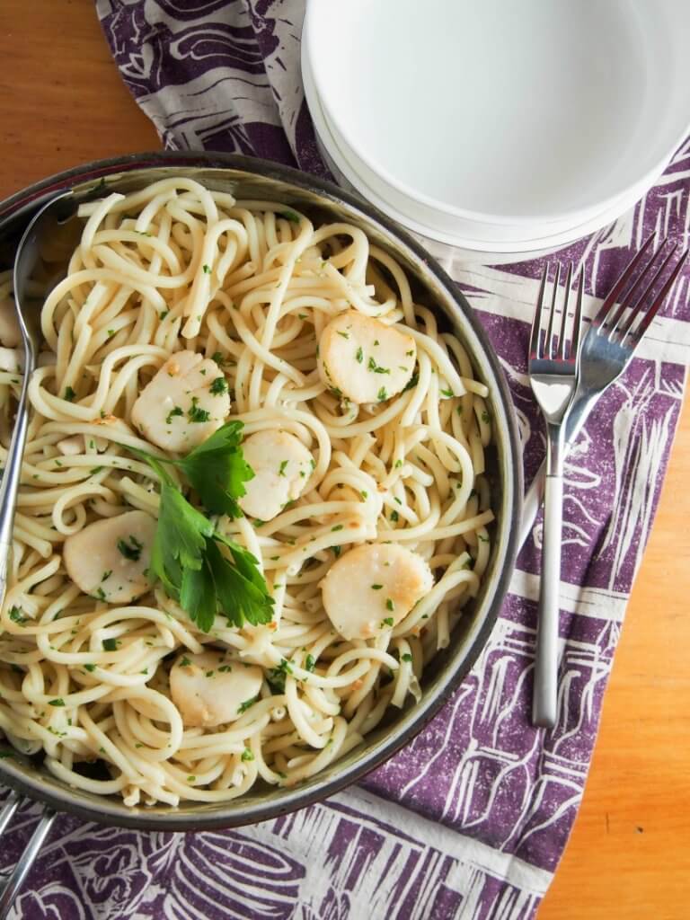Scallop pasta with garlic and white wine Caroline's Cooking