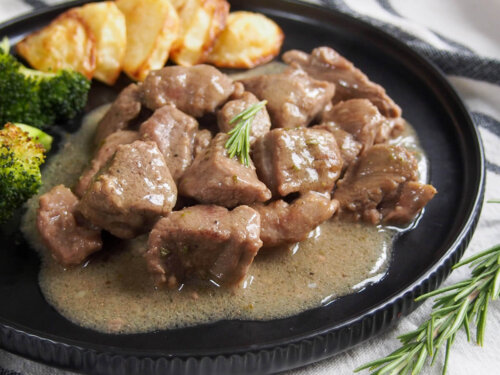 Roman lamb stew (abbacchio alla cacciatora)