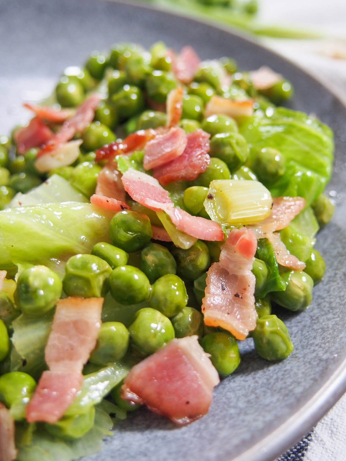 Petits pois à la française - French peas - Caroline's Cooking