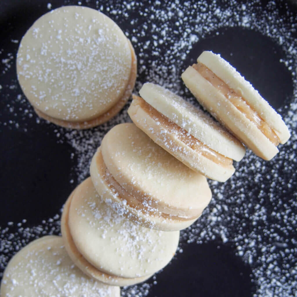 Alfajores (dulce de leche sandwich cookies) Caroline's Cooking