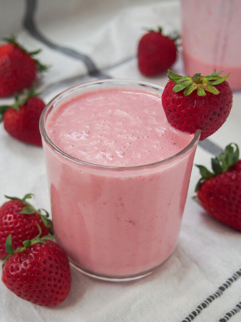 Strawberry Lessi Strawberry lassi - Caroline's Cooking