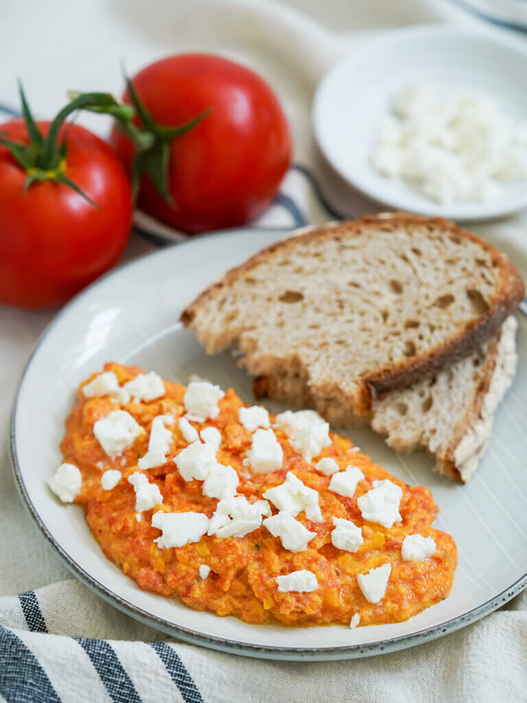 Greek eggs with tomato - strapatsada - Caroline&amp;#39;s Cooking