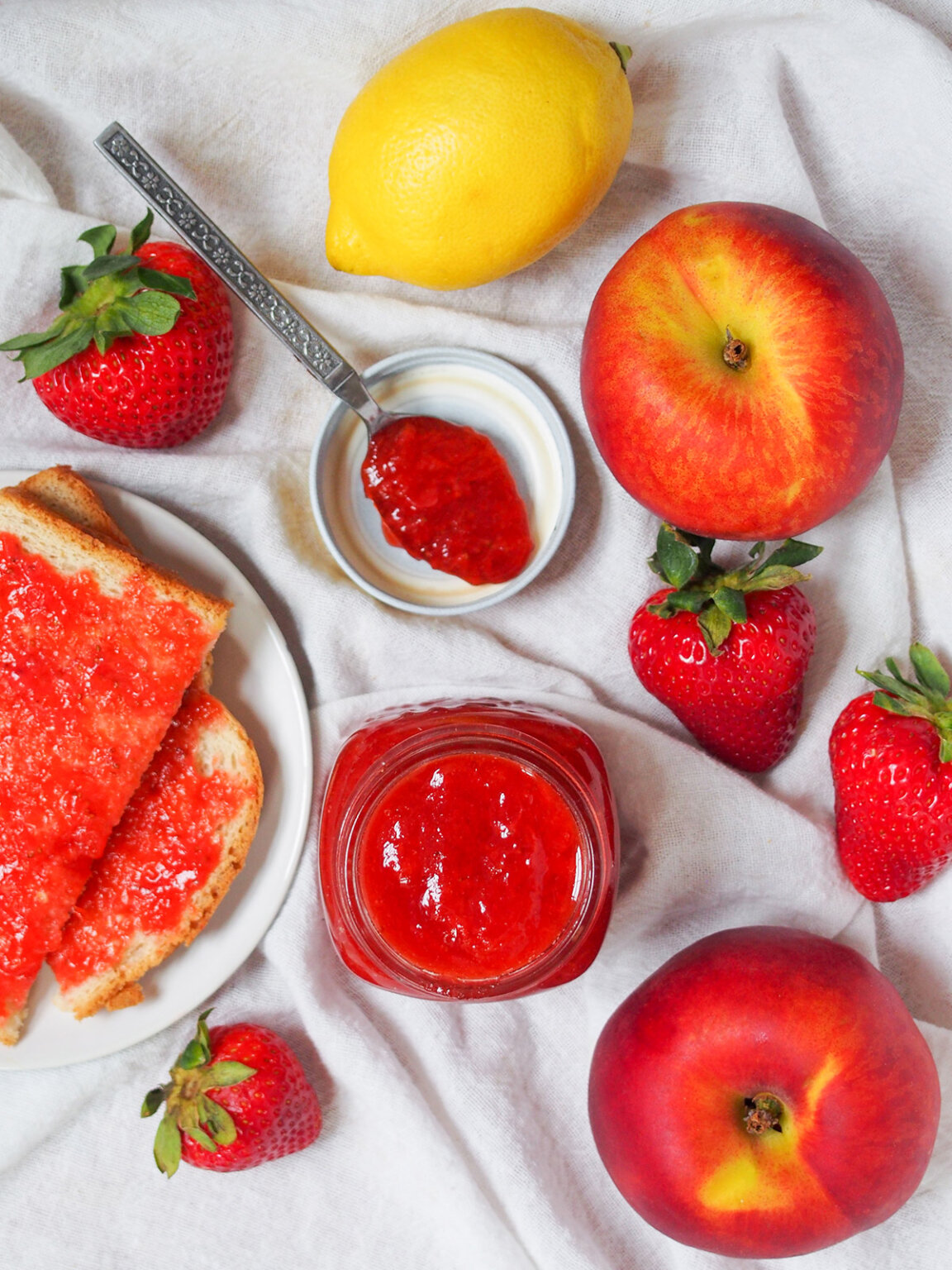 Strawberry peach jam - Caroline's Cooking