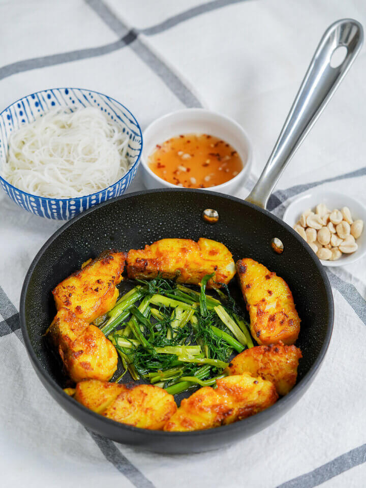 Vietnamese turmeric fish (Chả cá Lã Vọng) - Caroline's Cooking