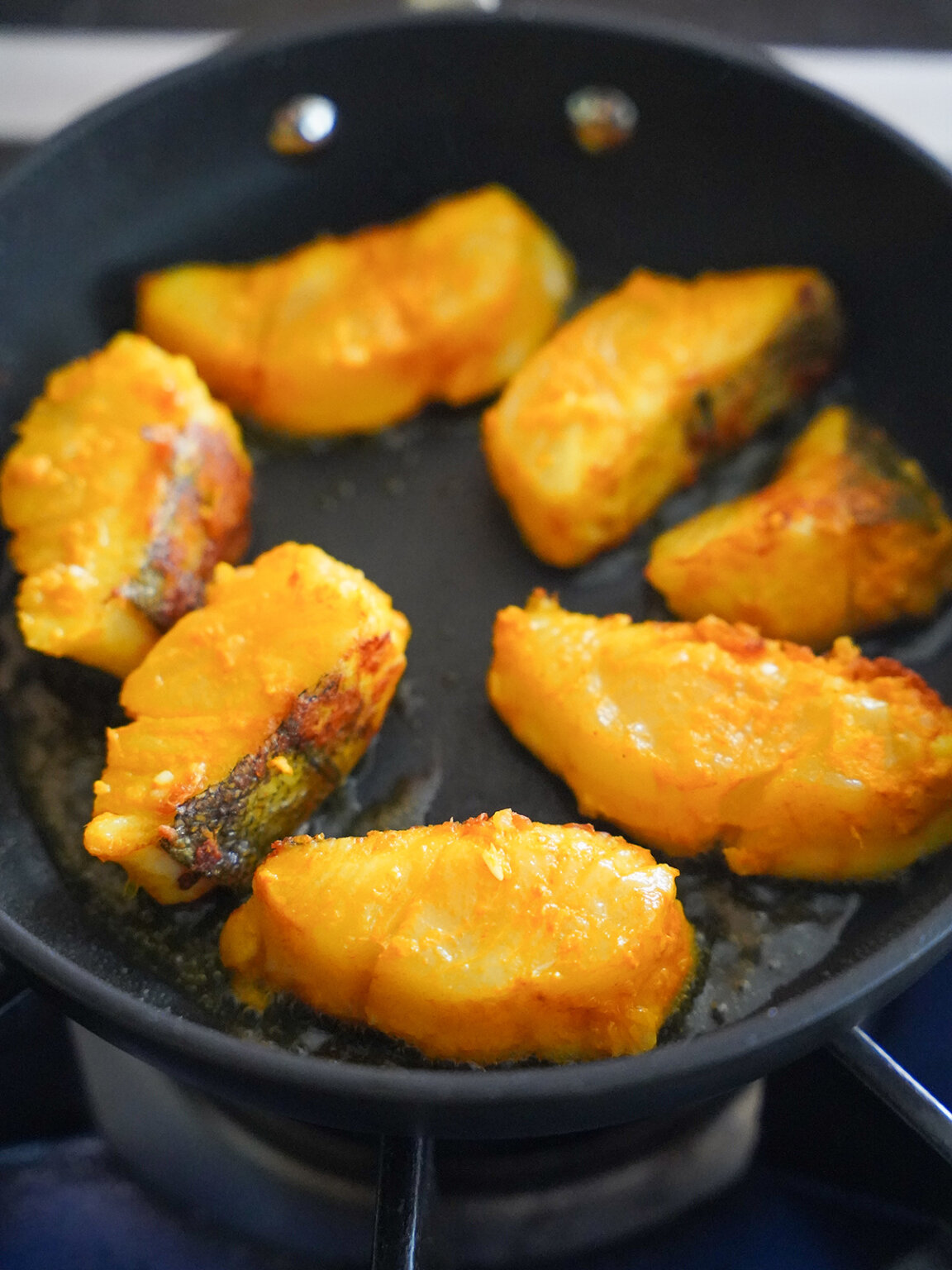 Vietnamese turmeric fish (Chả cá Lã Vọng) - Caroline's Cooking